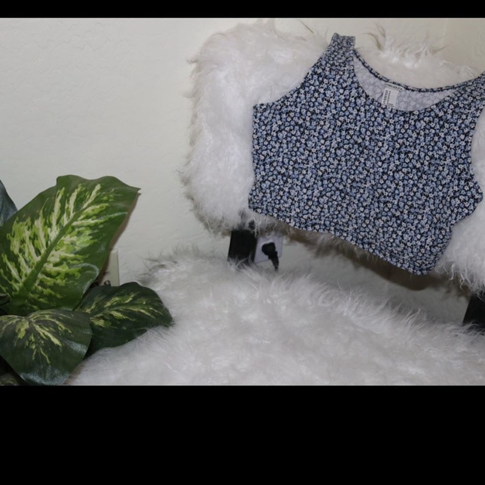 COPY - Cropped Floral Tank
